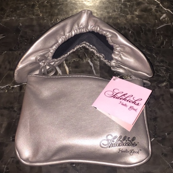 Sidekick Slippers with a Wristlet - NWT - Picture 3 of 7